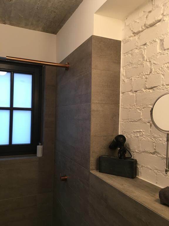 Square Rooms 8 Дюссельдорф Номер фото